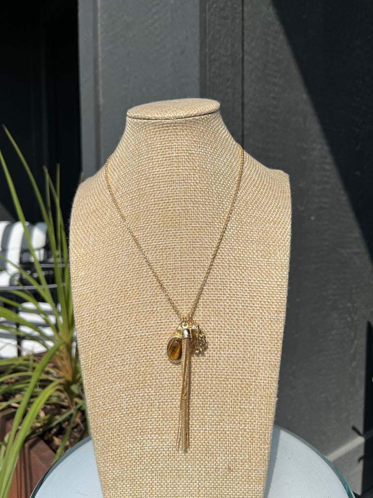 Necklaces – THREAD